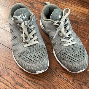 APL Techloom Pro Sneakers Women’s US 7.5 in Tundra Green